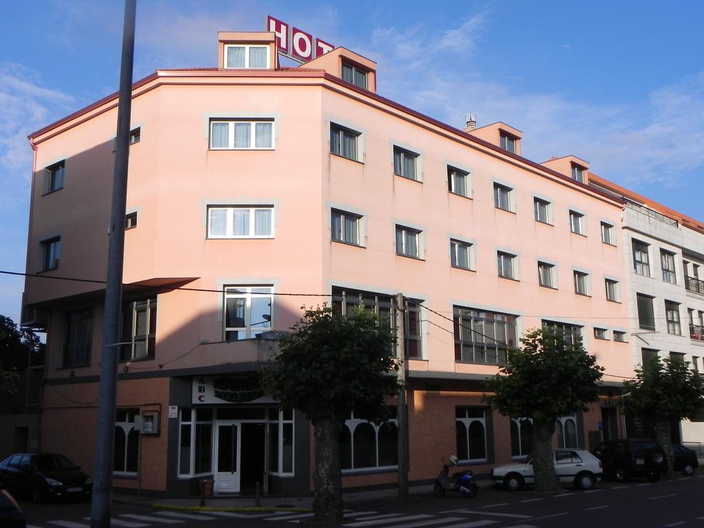 Hotel Restaurante Pizzeria Abc Laracha Exterior foto